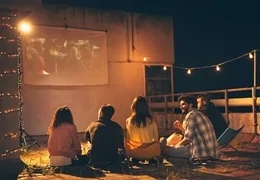 Jak dobrać odpowiedni projektor do domowego kina?