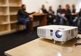 Zalety i wady projektora laserowego w kontekście edukacji